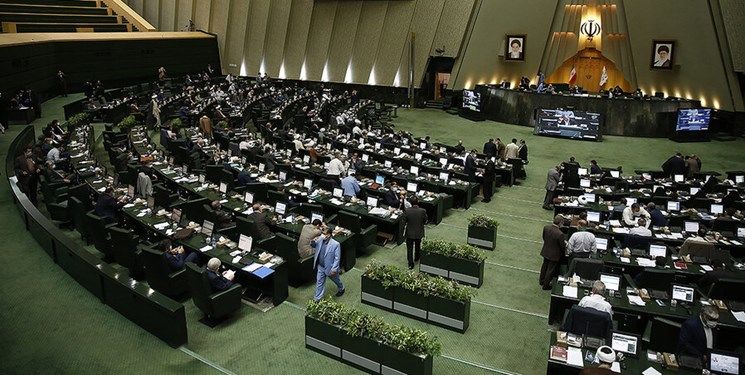 نمایندگان مجلس نمایندگان ملت هستند یا وکلای دولت؟ مخالفت نمایندگان با کاهش 9 درصدی مالیات بر ارزش افزوده کالاهای اساسی