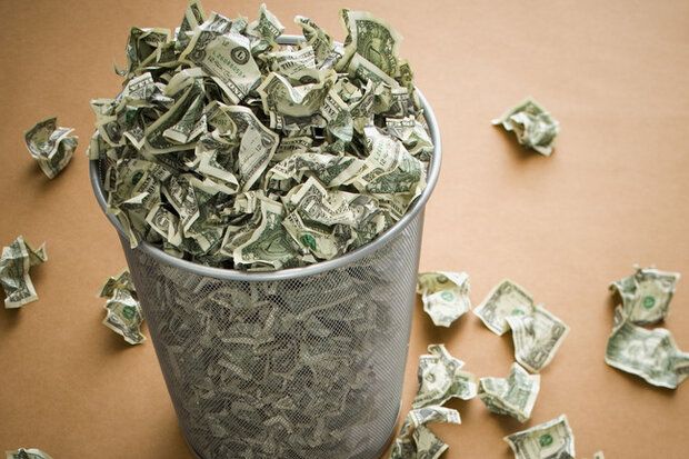 چالش ها و محدودیت های دلار زدایی: چرا هنوز جایگزینی قطعی برای دلار وجود ندارد؟