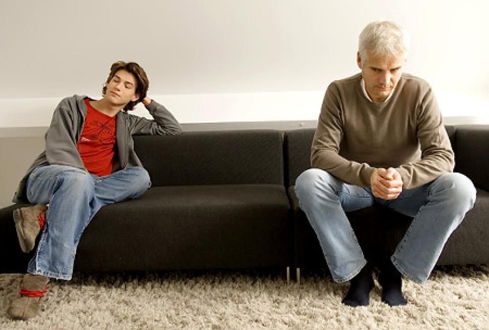 شکاف نسلی در ایران: چرا نسلها دیگر یکدیگر را درک نمیکنند؟