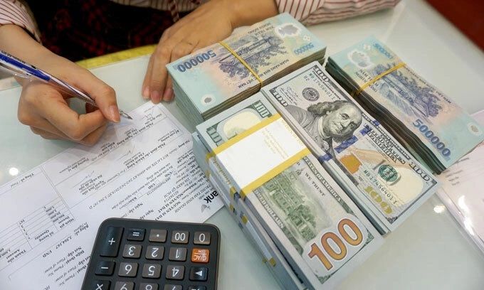 چگونه نرخ دلار نظام بانکی کشور را شکل می‌دهد؟