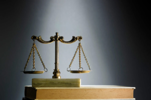 راهکارهای بهترین وکیل شرکت برای تنظیم قراردادهای تجاری بی‌نقص
